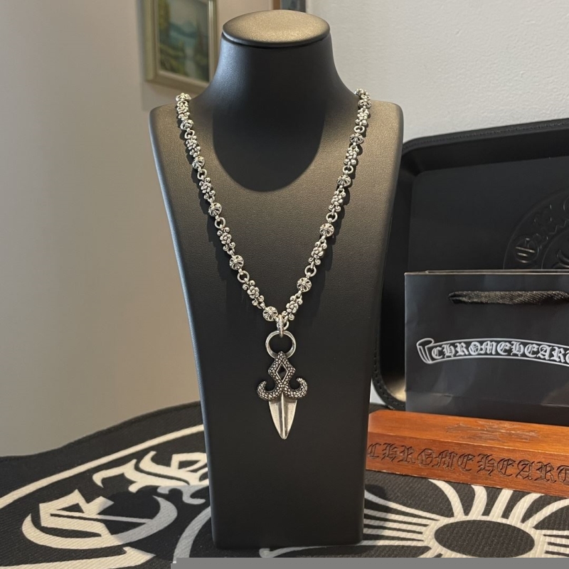 Ch**me He**ts necklaces